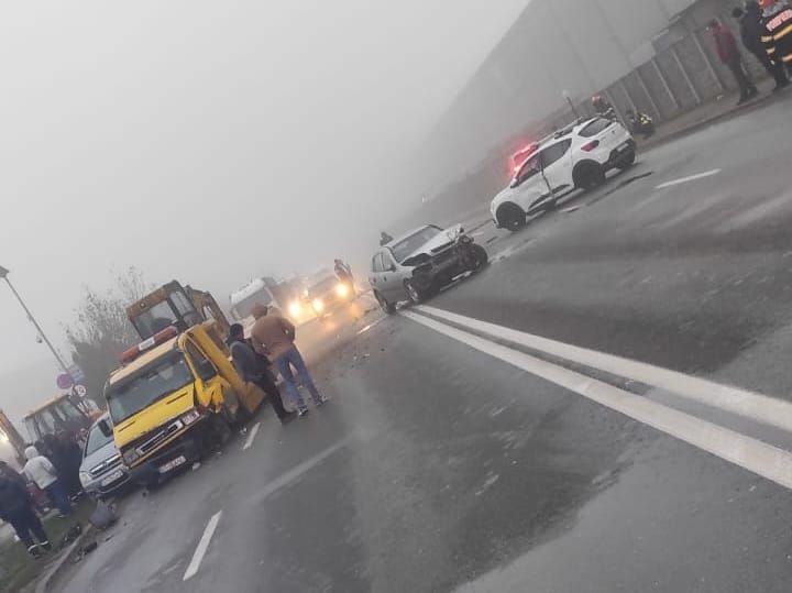 patru masini implicate intr un accident rutier in zona pirelli o femeie la spital 694254e721f0d