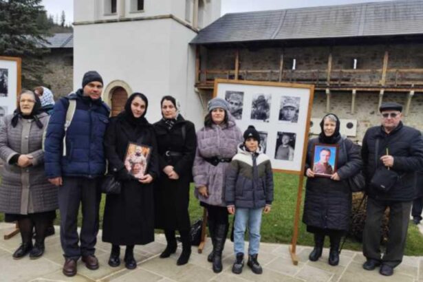 romanii din ucraina cazuti pe front pomeniti intr o slujba emotionanta la manastirea putna 693ee1558e2b9