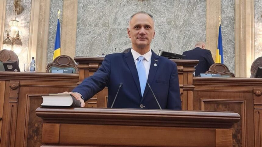 senatorul usr sorin sipos fost coleg de clasa cu nicusor dan in carti pentru ministerul apararii 69398050c5ef1