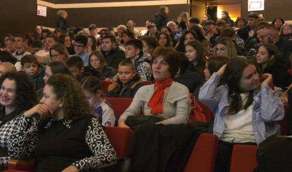 simpozion pericolele din lumea virtuala 6939801fc477d