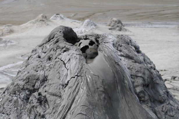 specialistii au analizat namolul de la vulcanii noroiosi pentru proprietati terapeutice ce a aratat primul set de rezultate 692f026303475