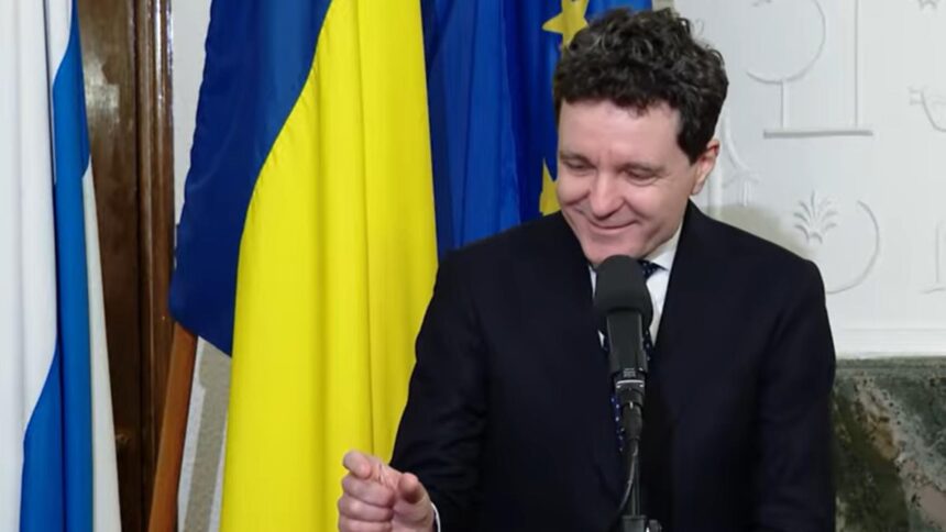 tara arde nicusor dan hahaie prin tara lui mos craciun video 694056b239dad