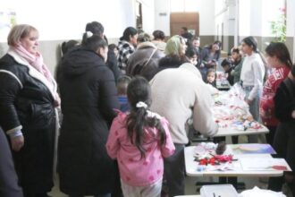 targ de craciun caritabil la scoala 1 693c2a19724bd