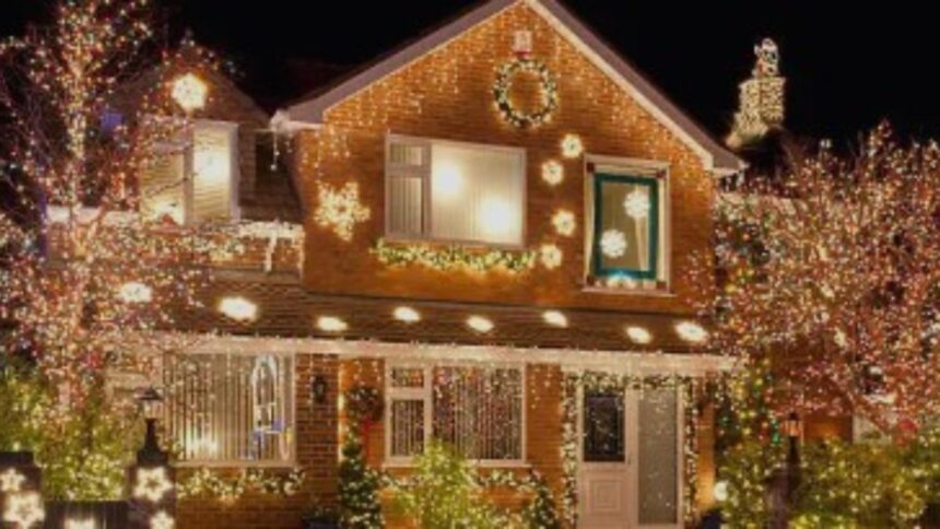 tragedie inainte de sarbatori un barbat a murit in timp ce instala decoratiuni luminoase pe casa 6942e3ba1b56b