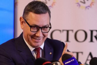 tupeul lui ponta care a inundat satele romanesti suveranistul vopsit o critica pe diana buzoianu dupa ce in 2014 i a tradat pe romani pentru a salva belgradul 692f614d6898c