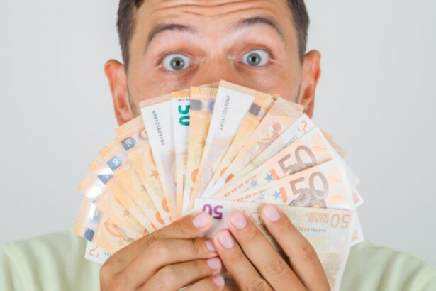 ue a pus tunurile pe plata cu numerar de la ce suma poti fi luat in vizor pentru tranzactii suspecte 694a60fc93d98