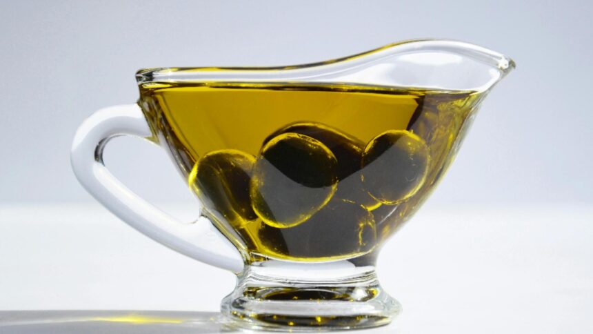 uleiul care face minuni in cosmetica poate fi folosit in loc de crema 6937bc54e9319