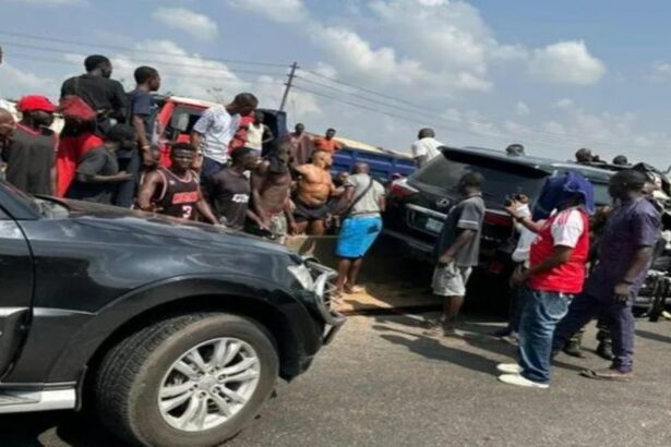 un fost dublu campion mondial la box ranit intr un accident in nigeria soldat cu doi morti foto video 69529d14cee18