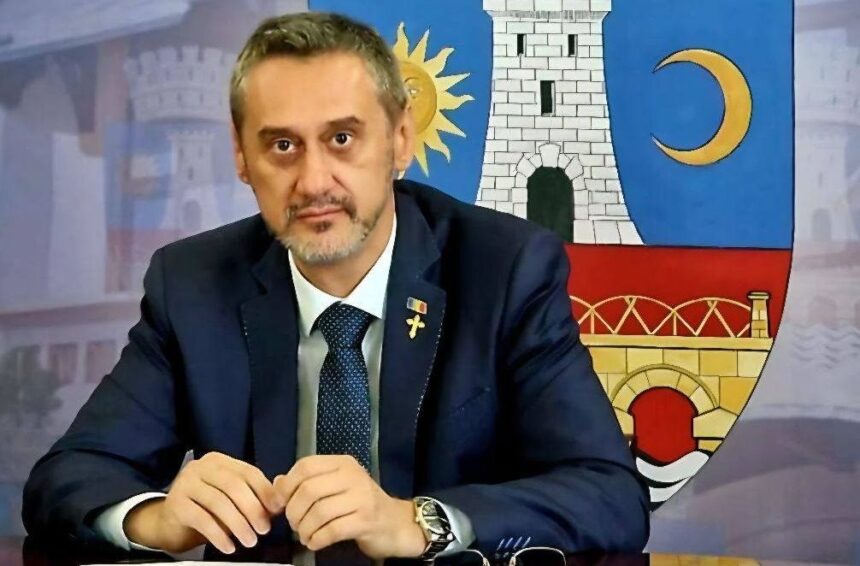 urmarire in slatina varul primarului mario de mezzo incatusat dupa ce a refuzat sa opreasca si a lovit masina politiei 6937be43bb783