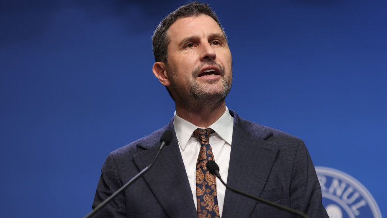 vicepremierul tanczos barna sgr trebuie mentinut in forma actuala si lasat sa se stabilizeze inainte de