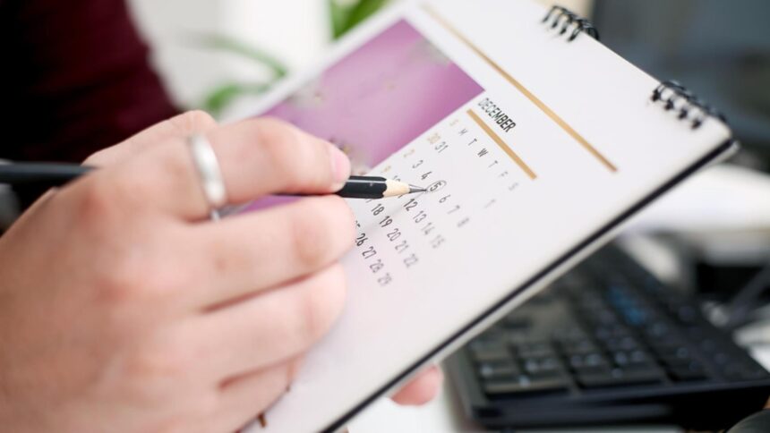 zile libere in 2026 cate sarbatori cad in timpul saptamanii si cum arata calendarul vacantelor scolare 6939d25d7b620