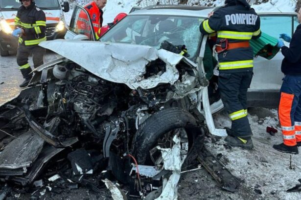 accident grav pe dn 14 in judetul mures doua femei au ramas incarcerate imagini socante dupa impactul violent 697104cbed366