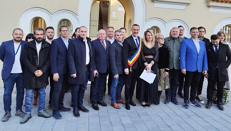 acuzatii explozive la slatina de mezzo a marit taxele ca sa si plateasca datoriile din campanie catre persoane influente 696f9946cf2dd