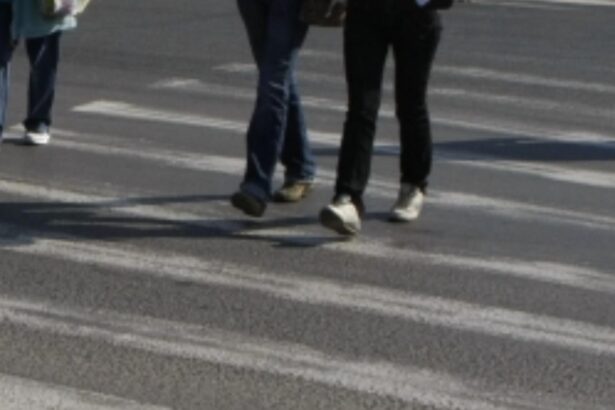 adolescent lovit de masina pe o trecere de pietoni din sibiu 696faacb3fe40