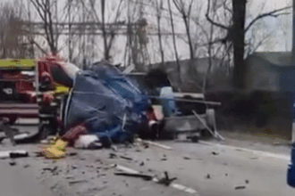 alt accident mortal pe dn6 de data aceasta in mehedinti in eveniment au fost implicate un autoturism si doua tir uri video 697c3aac4b2b2