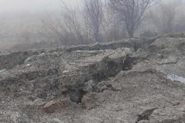 alunecare de teren pe un drum judetean din buzau aflat la finalul reabilitarii nu este exclusa o eroare de proiectare 697b60a929817