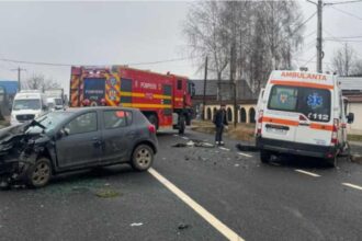 ambulanta cu pacient implicata intr un accident rutier in judetul bacau cinci persoane au fost ranite 697b61dba160b