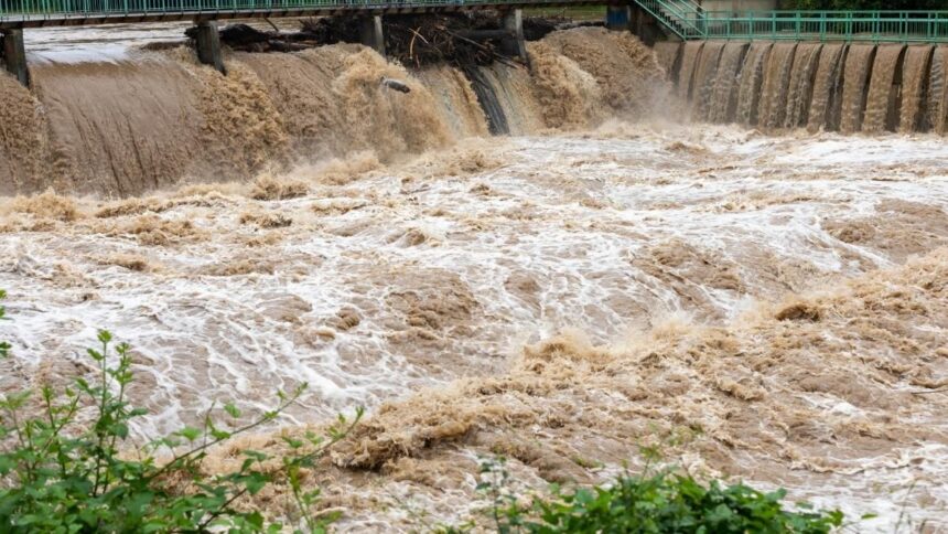 avertizare hidrologica cod galben pe raurile oltet si teslui in judetul olt 6978ba2ec8555