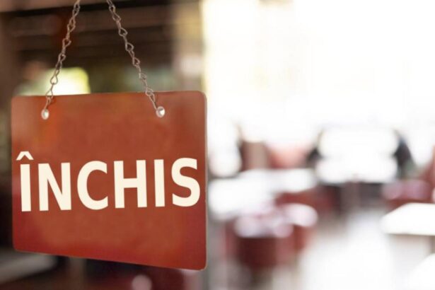 bataie de joc la adresa romanilor au fost pusi pe drumuri ca sa isi plateasca impozitele dar au gasit ghiseele inchise 695cfe5ddae8b