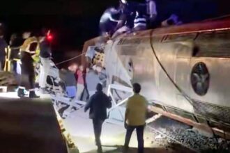 bilantul tragediei feroviare din spania a crescut dramatic sunt cel putin 39 de morti si sute de raniti video 696dde71c0711