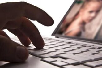 caz incredibil investigat de procurorii diicot o adolescenta de 14 ani arestata preventiv pentru pornografie infantila viol si santaj 696f4f60bd8fc