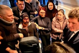 cenzura prinde putere nicusor dan nu a invitat realitatea plus la paris 695d3aeeba3f1