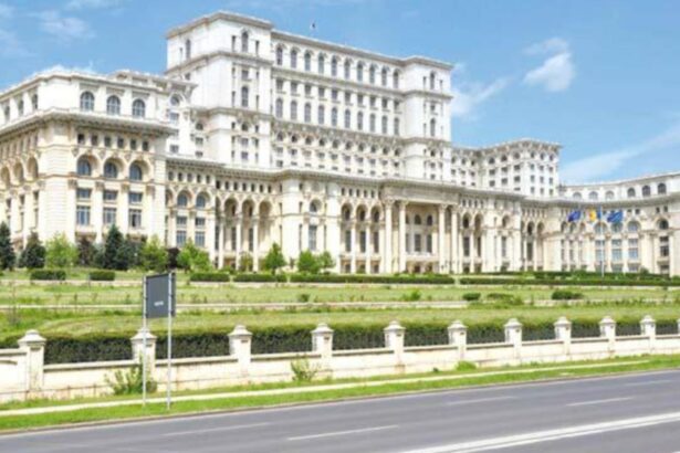 ciprian ciucu ii lasa pe parlamentari fara gard la palat creeaza in zona o atmosfera ostila 697739cde58e3