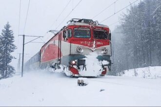 circulatia trenurilor afectata din cauza ninsorilor intarzieri semnificative pe regionalele craiova si timisoara 695f9f9ef1ca0