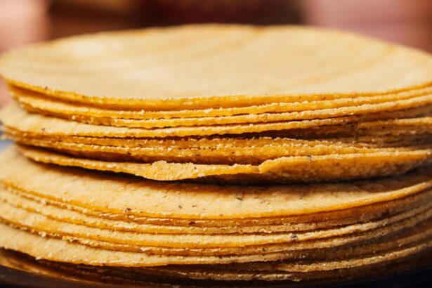 clatite cu lamaie si mac o reteta inedita a celui mai apreciat desert 6968c04d81327