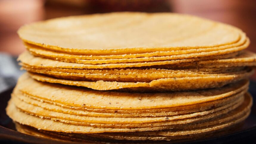 clatite cu lamaie si mac o reteta inedita a celui mai apreciat desert 6968c04d81327