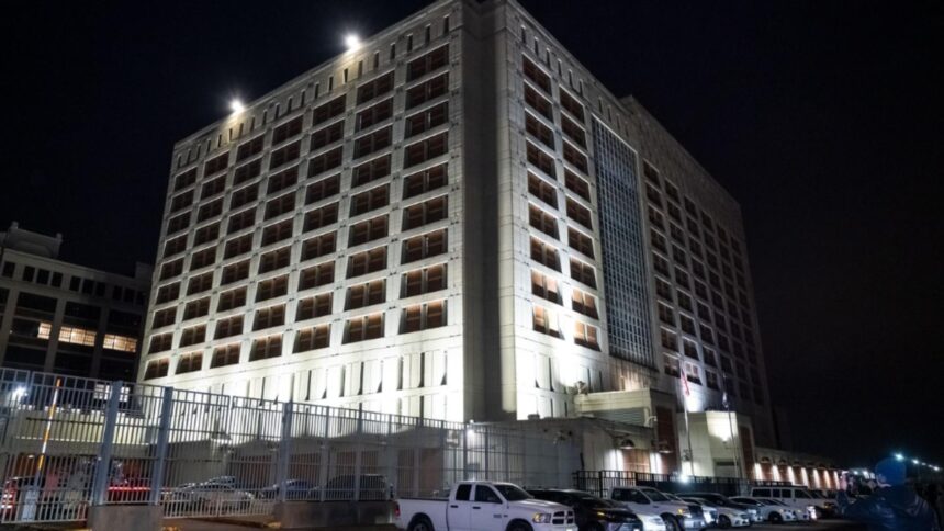 cum arata inchisoarea federala din new york unde a fost incarcerat nicolas maduro este supranumita iadul pe pamant foto 695a8f78e2ce9