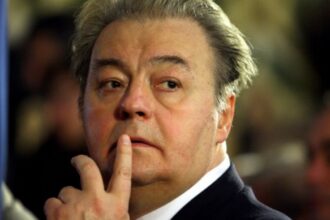 cum revin in actualitate previziunile lui corneliu vadim tudor despre oculta mondiala dupa 33 de ani andrei paunescu si lidia vadim tudor dezvaluiri in exclusivitate 696d474b474d0