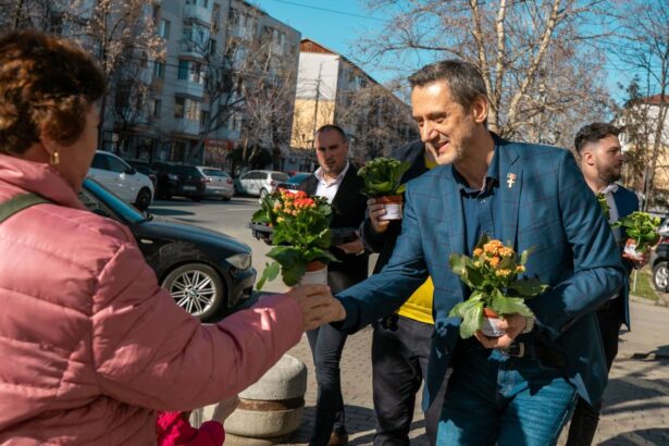 de mezzo da flori de 1 si 8 martie pe banii slatinenilor 100 000 lei buget alocat 6978a17c0de35