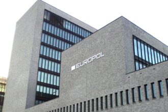 doi romani pe lista celor mai cautati infractori din europa cine sunt criminalii care au ingrozit romania 69676b01418cc