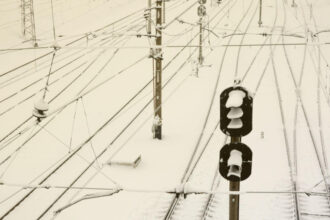 gerul afecteaza mersul trenurilor anuntul cfr privind masurile speciale luate de operatorul infrastructurii feroviare 696c85ff0bc84