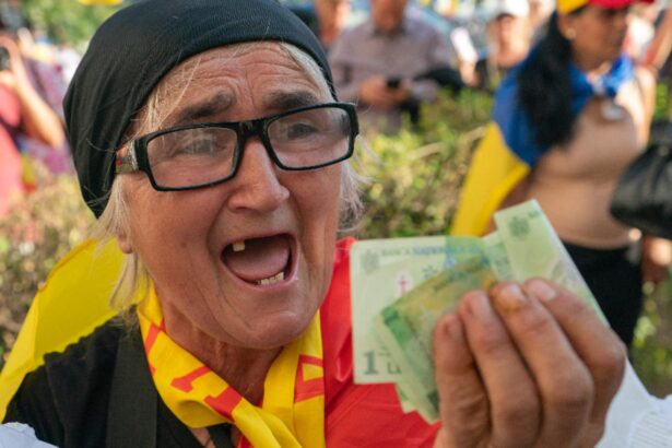 guvernul le mai da o lovitura celor mai sarmani romani casa de pensii a anuntat schimbari la cumpararea vechimii in munca 696e159371676