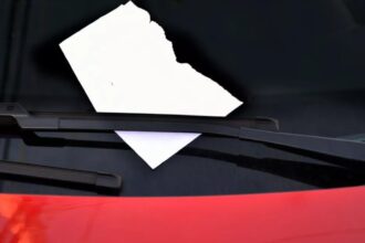 hotii nu mai sparg masina te pacalesc biletul pe luneta trucul care te scoate din masina 695e5d4385507