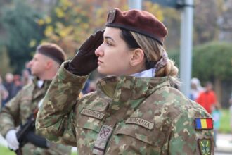 ileana lucia hondorocu sublocotenentul care conduce un pluton al batalionului 22 infanterie romanati la doar 23 de ani 6979ebf41942a