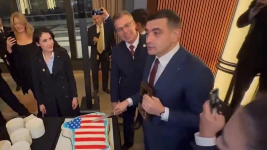 imaginea zilei in sua george simion a taiat tortul groenlanda la washington moment important alaturi de congresmenii lui donald trump video 6970eb47efdd8