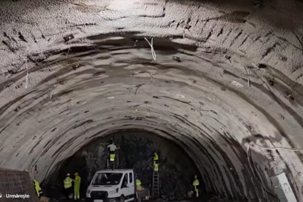 imagini spectaculoase cum este dinamitata stanca pentru constructia unui tunel pe a1 video 696295c43e8df