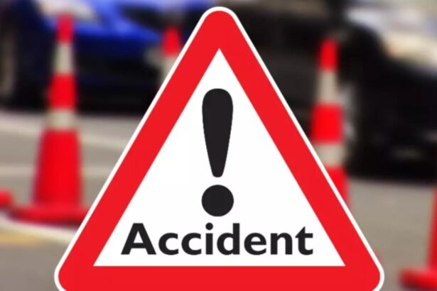 impact violent in caras severin intre o ambulanta si un autoturism trei persoane au fost transportate la spital 69599250cd261