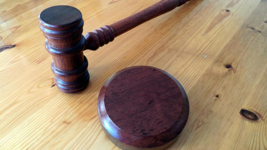 inchisoare pentru un pompier roman dupa ce a divulgat informatii nepublice barbatul a primit cinci luni de pedeapsa 6970f134e6d79