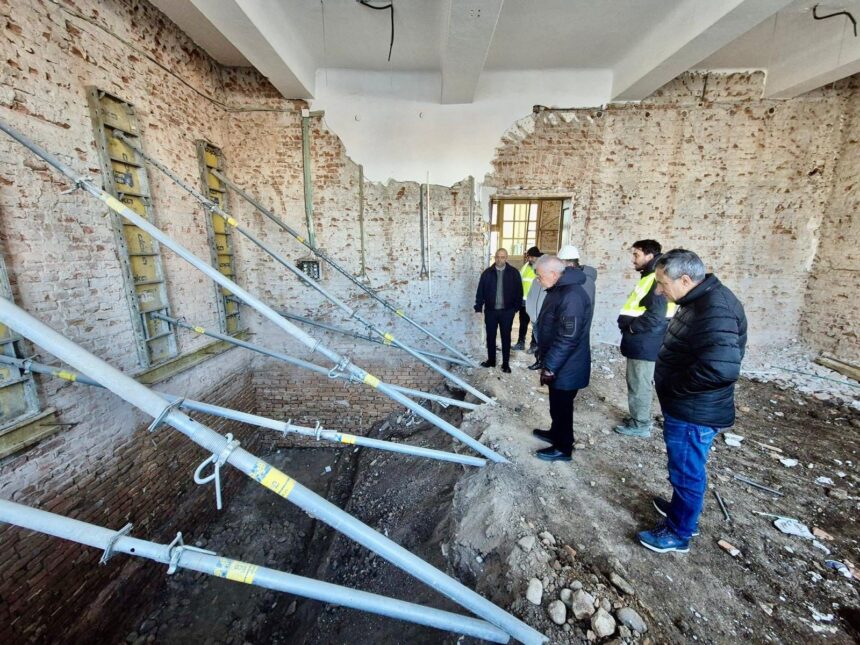 liceul ionita asan din caracal devine scoala ultramoderna primarul ion doldurea a inspectat santierul de consolidare 696e2709adc3f