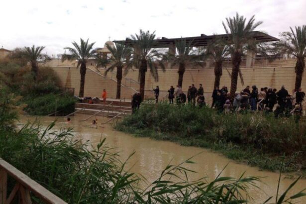 minunea de pe raul iordan ce se intampla aici de boboteaza conform unui mit 695cdad6cbebc