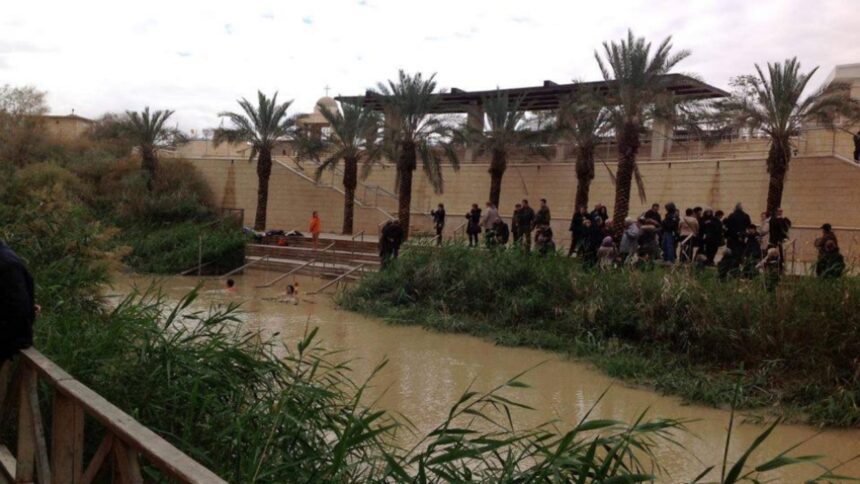 minunea de pe raul iordan ce se intampla aici de boboteaza conform unui mit 695cdad6cbebc