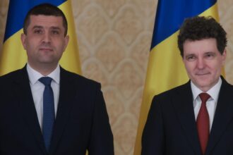 nicusor dan de rasul europei dupa ce a ramas blocat in paris ministrul apararii nicio explicatie dupa scandalul blocarii presedintelui 695f5ccc41ba4