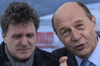 nicusor dan s a facut de ras din proprie initiativa traian basescu il desfiinteaza pe presedinte dupa umilinta de pe aeroportul din paris o imagine groaznica pentru romania 696ddc5df0ba7