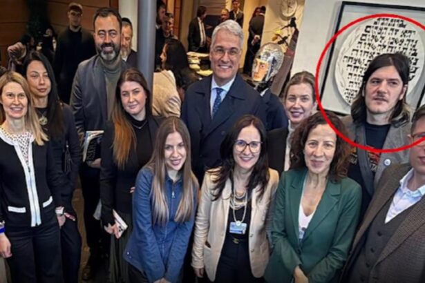 noi controverse cum a ajuns protestatarul in chiloti la davos cine l a trimis pe florin badita acolo 6973dccb782b8