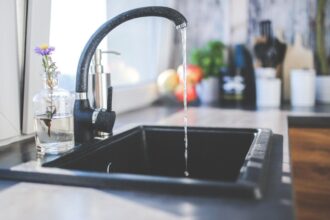 o noua criza a apei care confirma esecul infrastructurii nationale locuitorii din curtea de arges fara apa potabila 697b424ab9d31