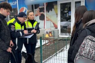 politistii din olt actiuni in slatina pentru combaterea consumului si traficului de droguri delincventei juvenile si siguranta elevilor 696b375853437